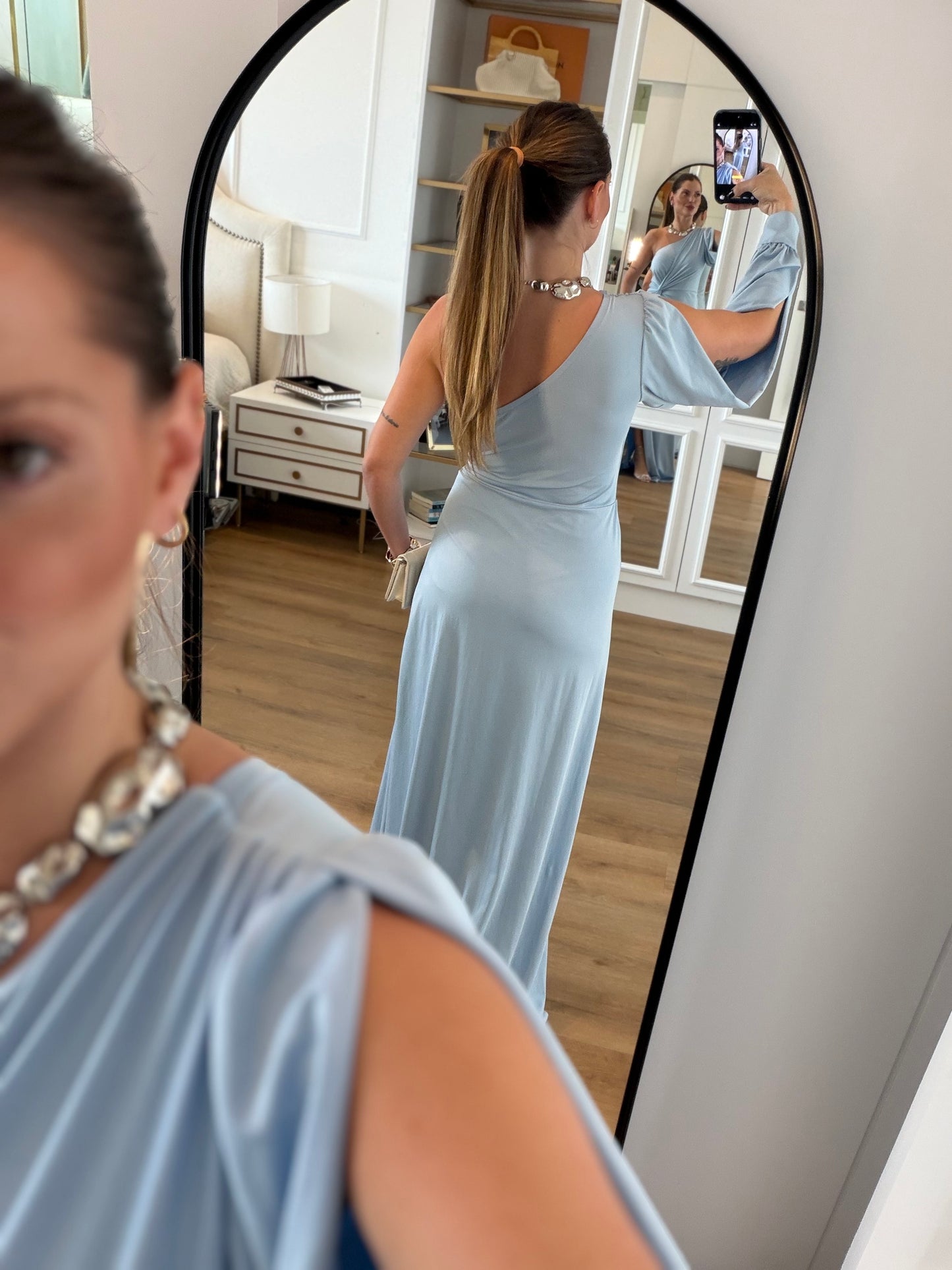 Vestido Karina Um Ombro Só com Manga longa