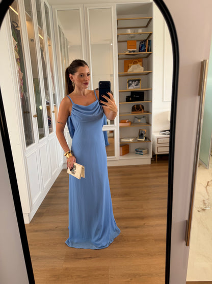 Vestido Longo Decote nas Costas com Alças Finas e Capa Fluida
