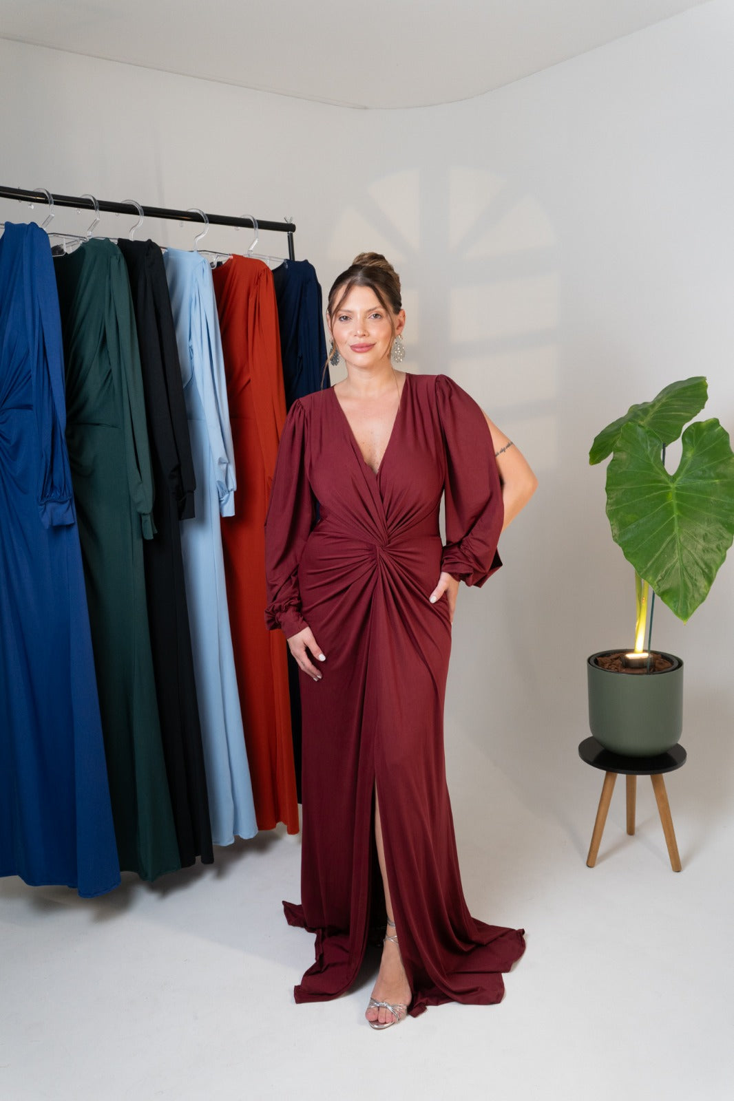 Vestido Karina com Drapeado Frontal Manga Longa