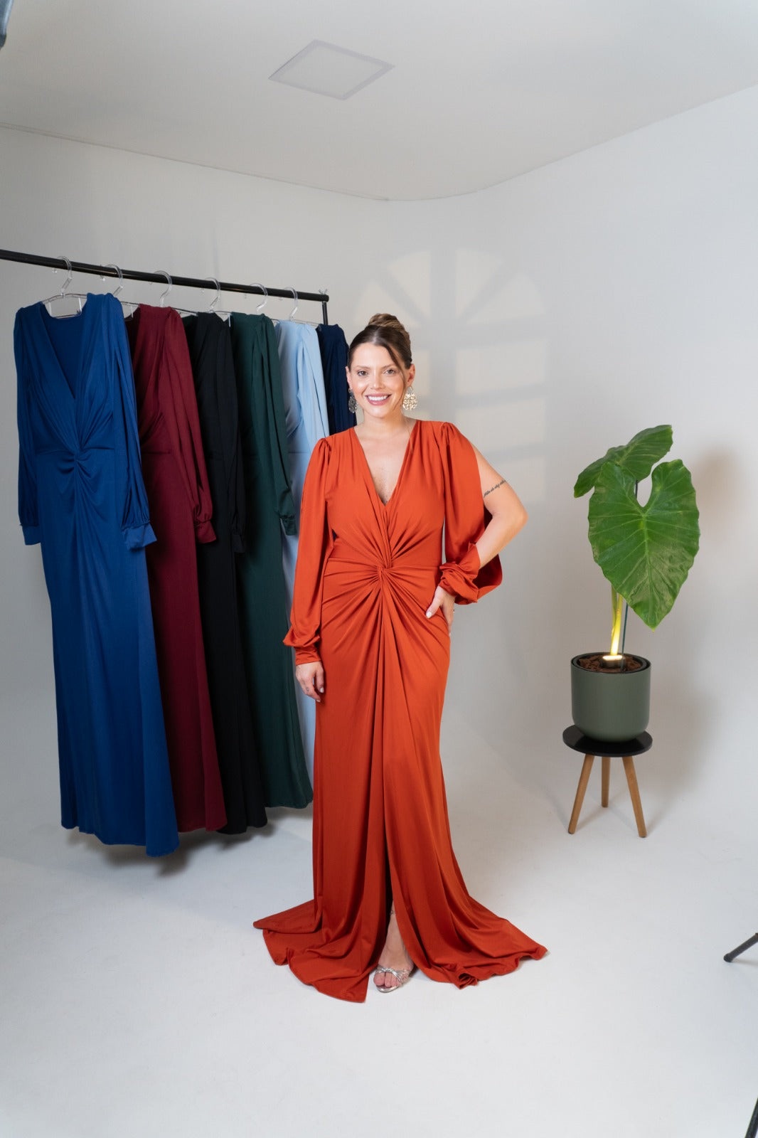 Vestido Karina com Drapeado Frontal Manga Longa