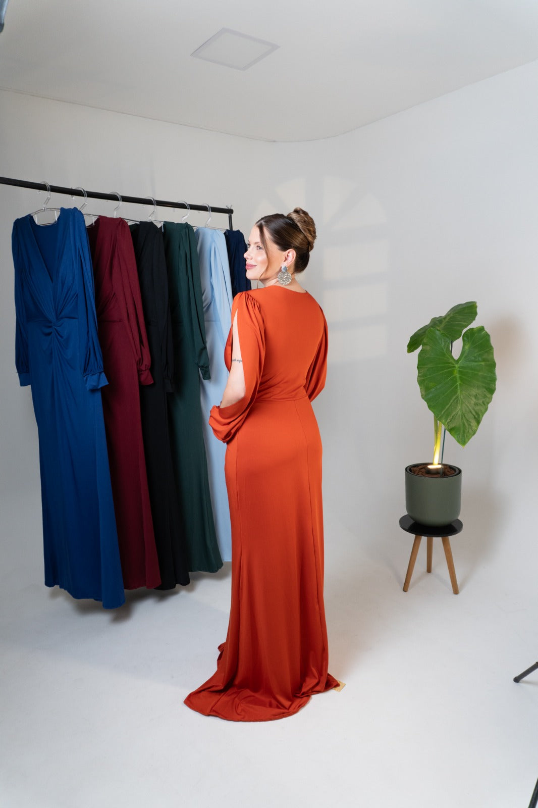 Vestido Karina com Drapeado Frontal Manga Longa