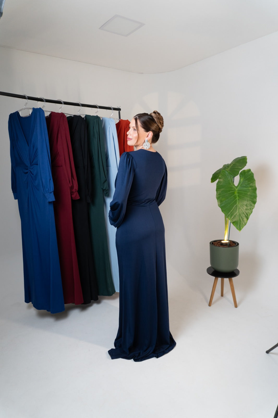 Vestido Karina com Drapeado Frontal Manga Longa