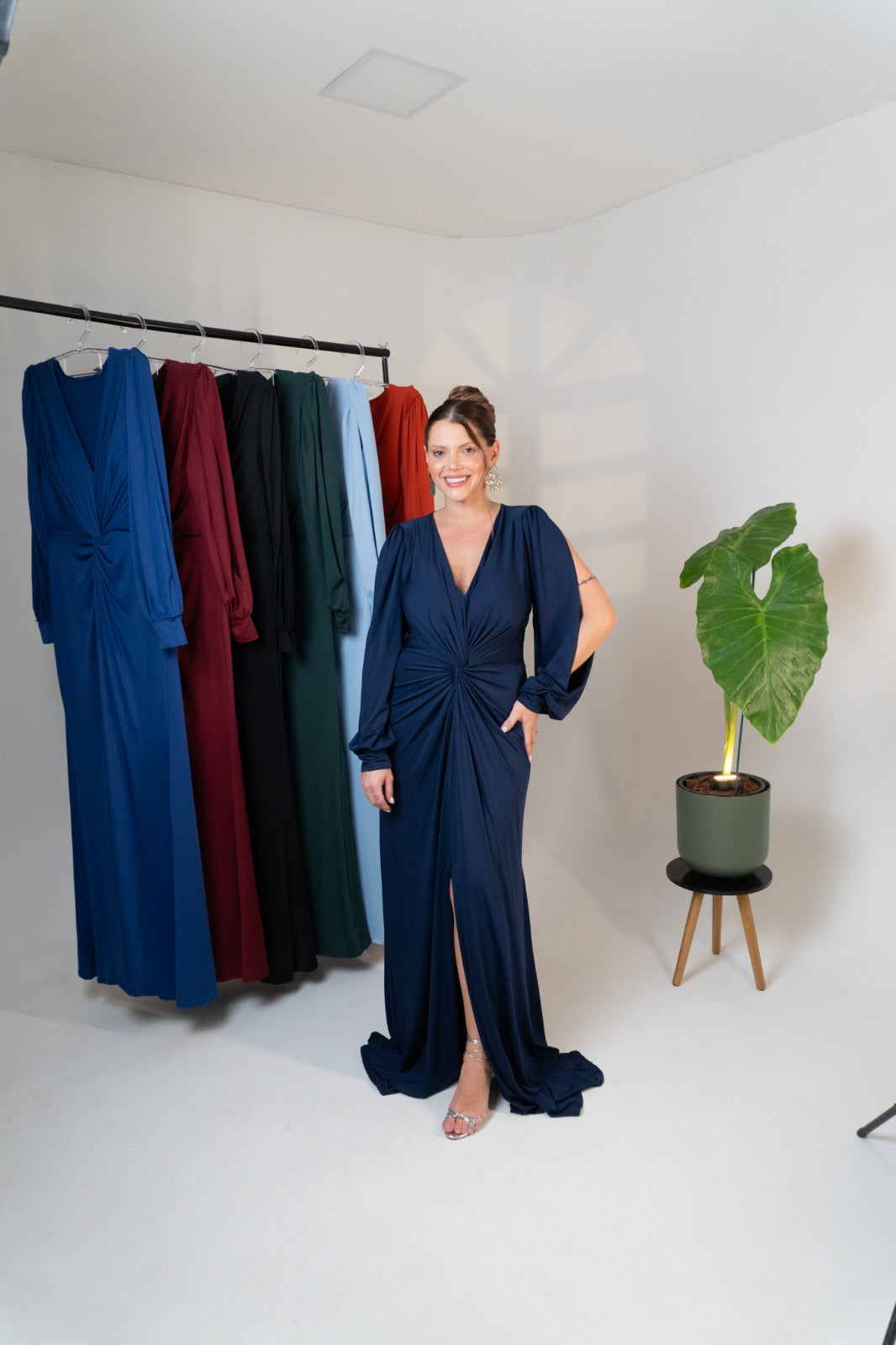 Vestido Karina com Drapeado Frontal Manga Longa