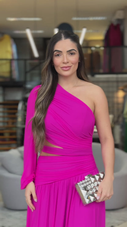 Vestido em tule recorte na lateral