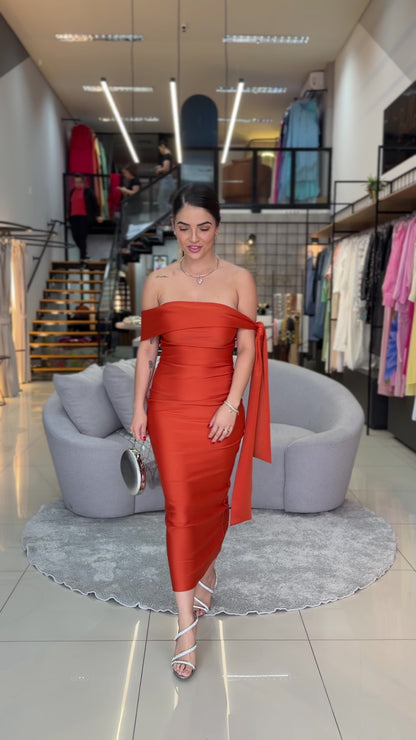 Vestido Midi Ombro a Ombro com Faixa Lateral