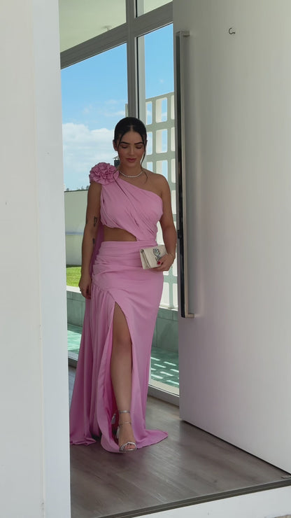 Vestido com Capa e Fenda