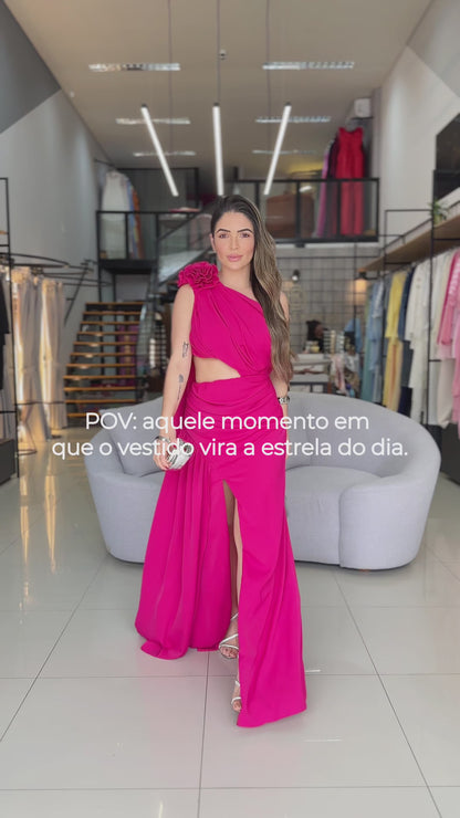 Vestido com Capa e Fenda